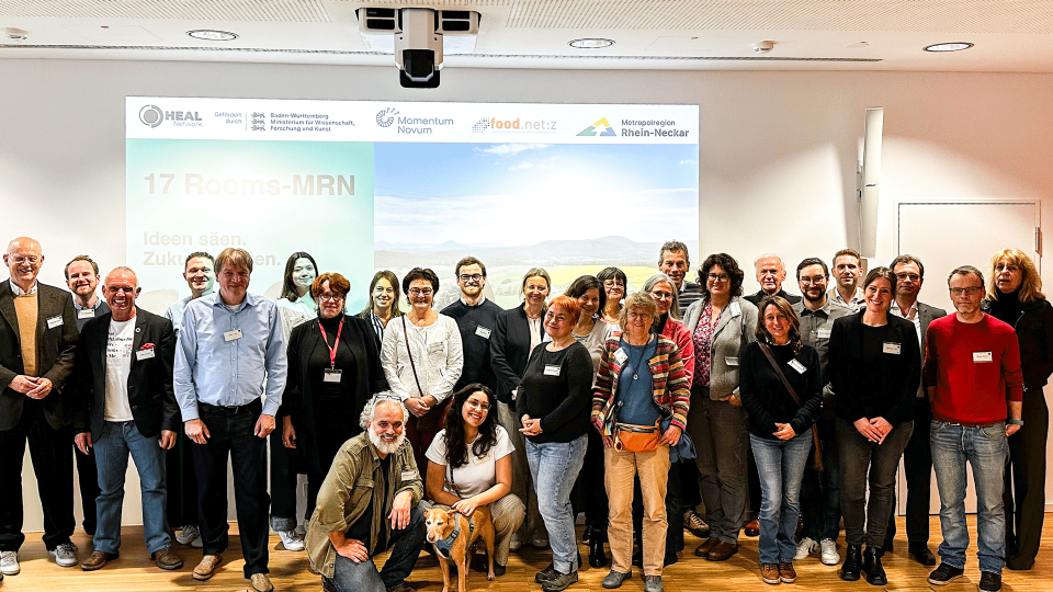 17 rooms workshop group picture